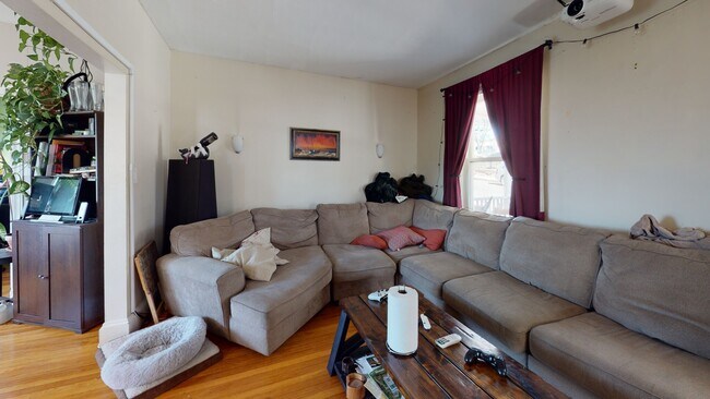 Foto del edificio - 70 Larch St