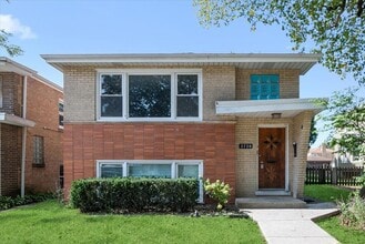 Building Photo - 3720 East Ave