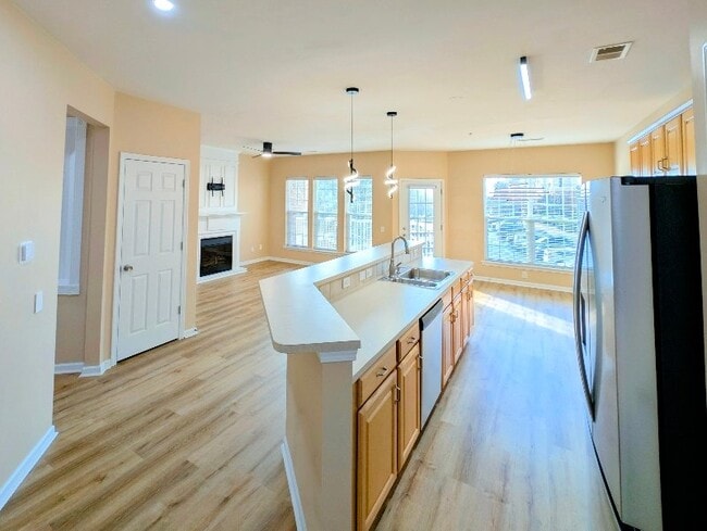 Building Photo - 15029 Santa Lucia Dr