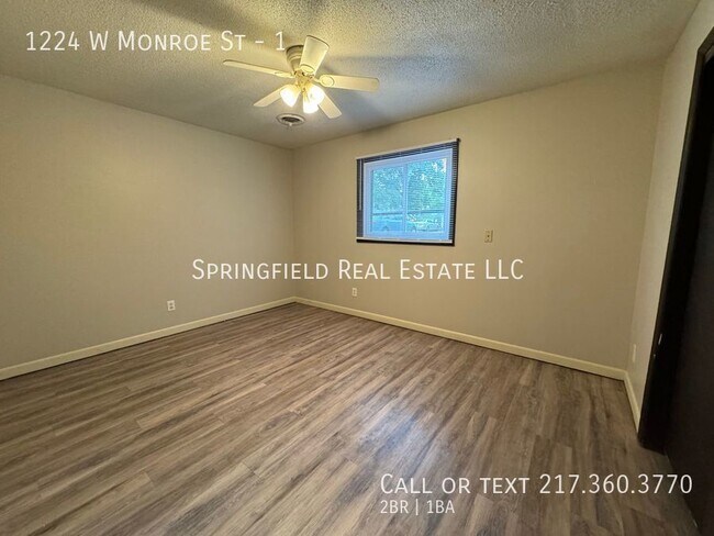 Building Photo - Down-to-Earth Elegance: Charming 2 Bed, 1 ...