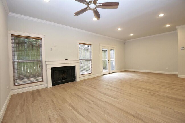 Building Photo - 2555 Bering Dr