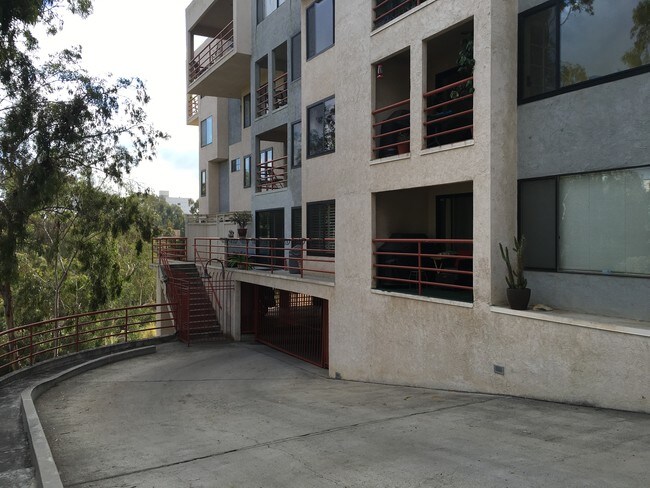 Building Photo - 235 Quince St