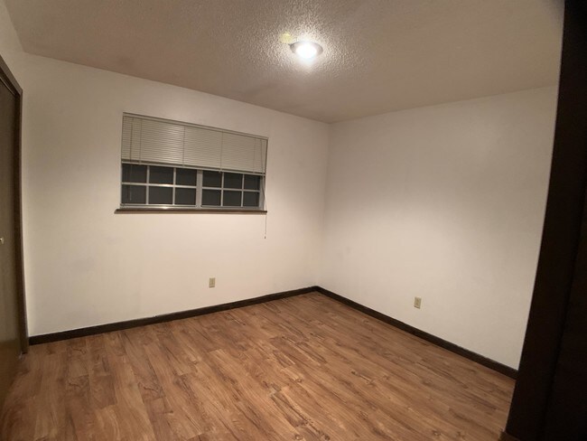 Building Photo - 218 N 11th St