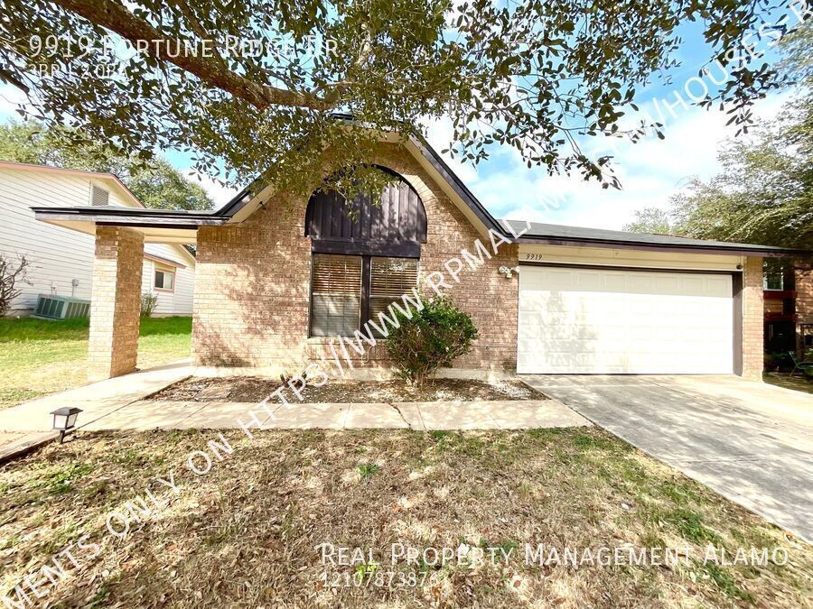 Foto principal - 9919 Fortune Ridge Dr