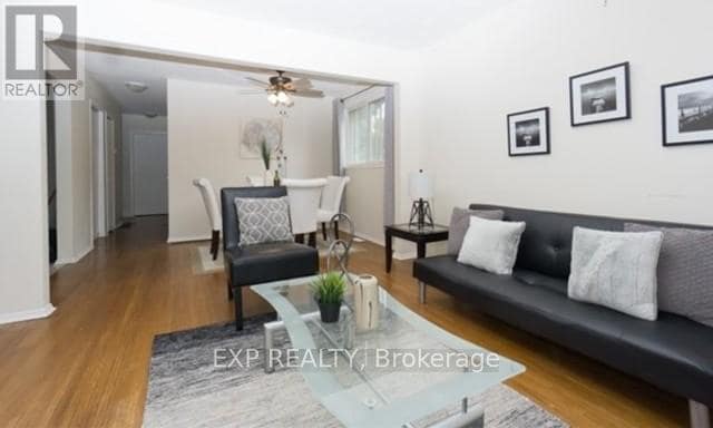 Photo du bâtiment - 358 Adelaide Ave E