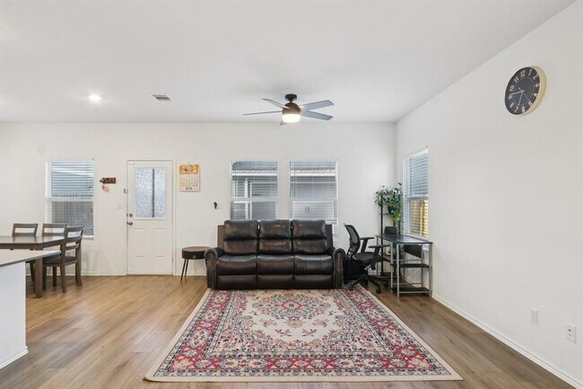 Building Photo - 1521 Cobblecrest Ln