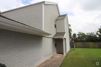 Building Photo - 1706 Jennifer Cir