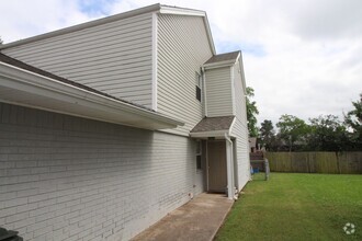 Building Photo - 1706 Jennifer Cir