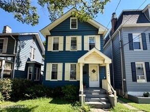 Building Photo - 1047 Jaques Ave