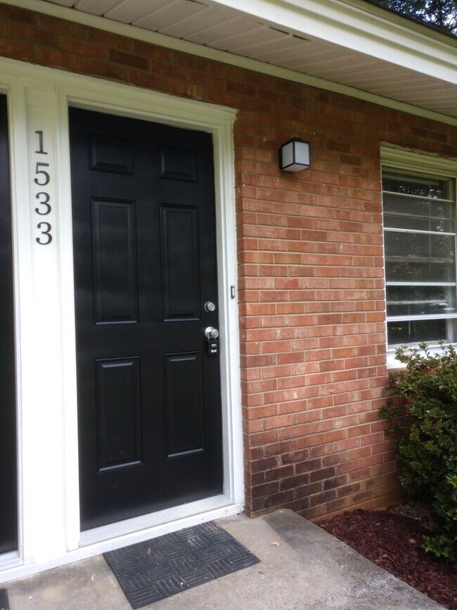 Foto del edificio - 1533 Beaucrest Ave