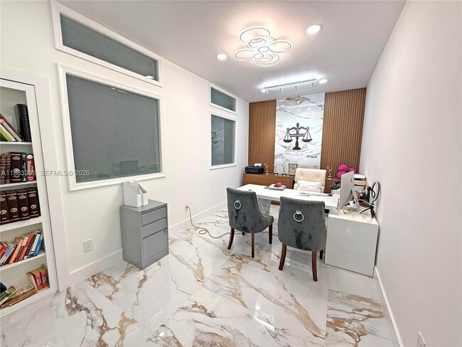 Foto del edificio - 18560 SW 44th St