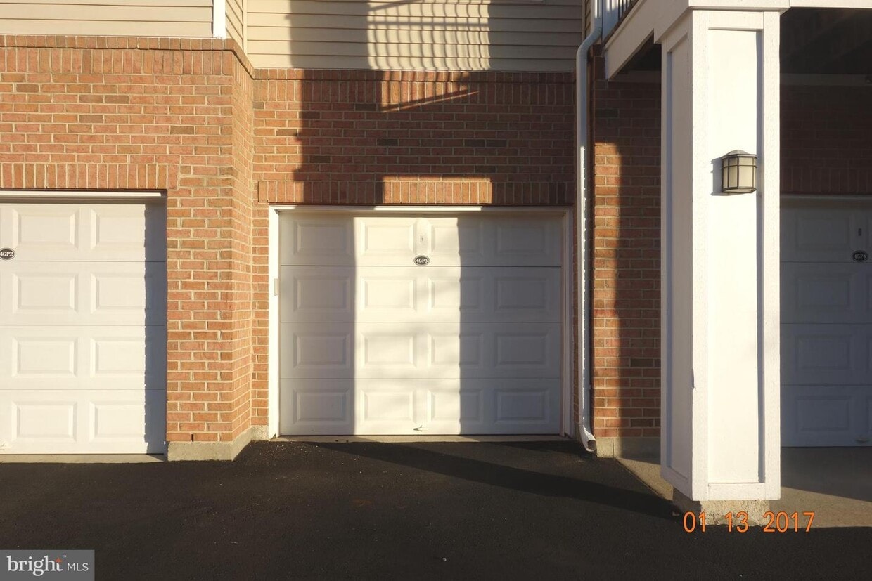 13503 Derry Glen Ct Unit 202, Germantown, MD 20874 Room for Rent in