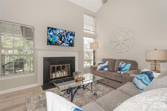 Foto del edificio - 20105 Henderson Rd