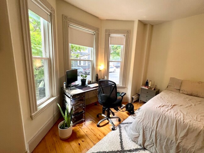Foto del edificio - 682 E 6th St