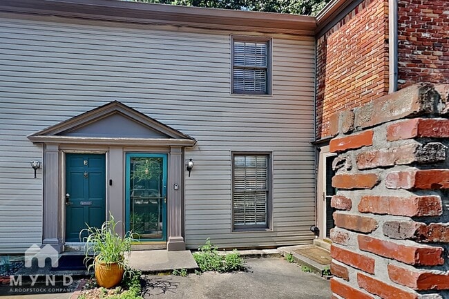 Building Photo - 3083 Colonial Way