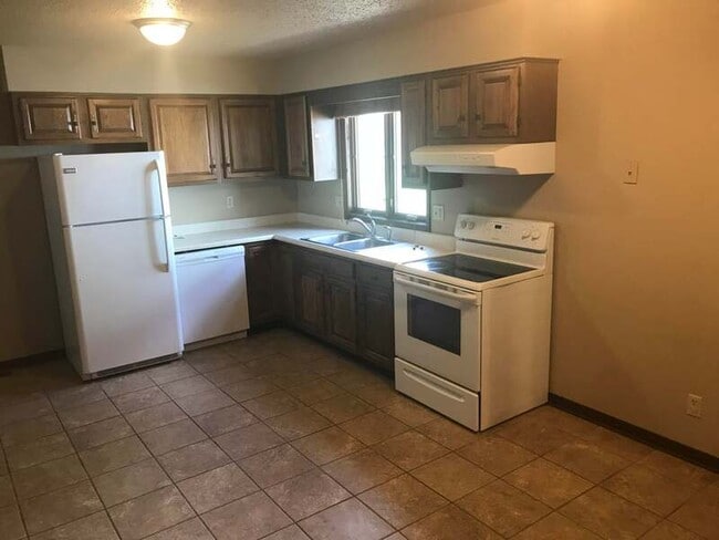 Building Photo - 319 Opal Cir