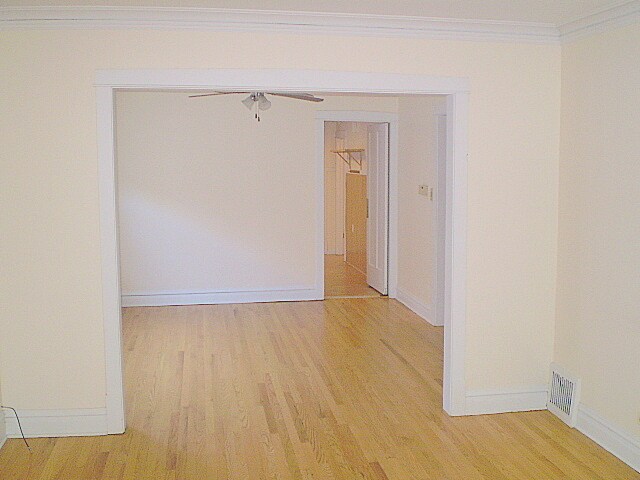 Dining room - 7219 W Palatine Ave