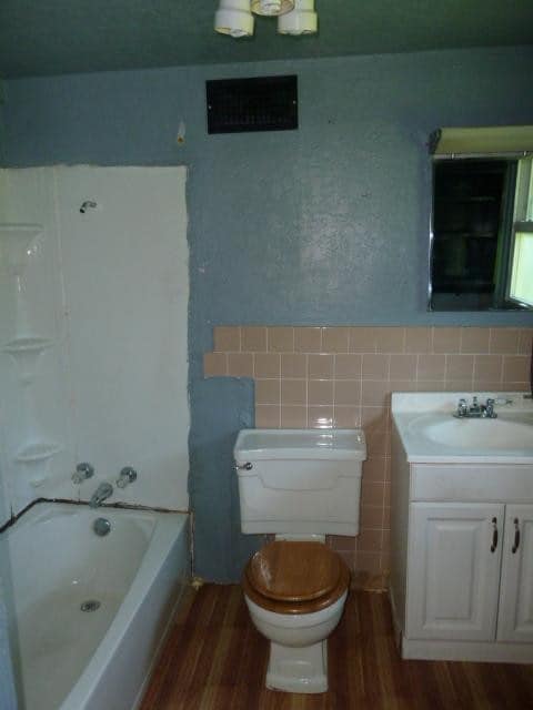 Building Photo - 209 E Oklahoma St