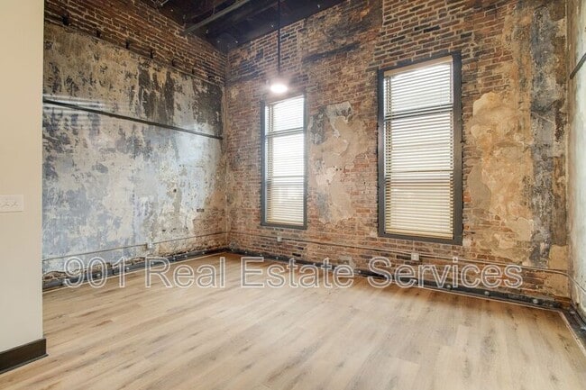 Foto del edificio - 124 Monroe Ave