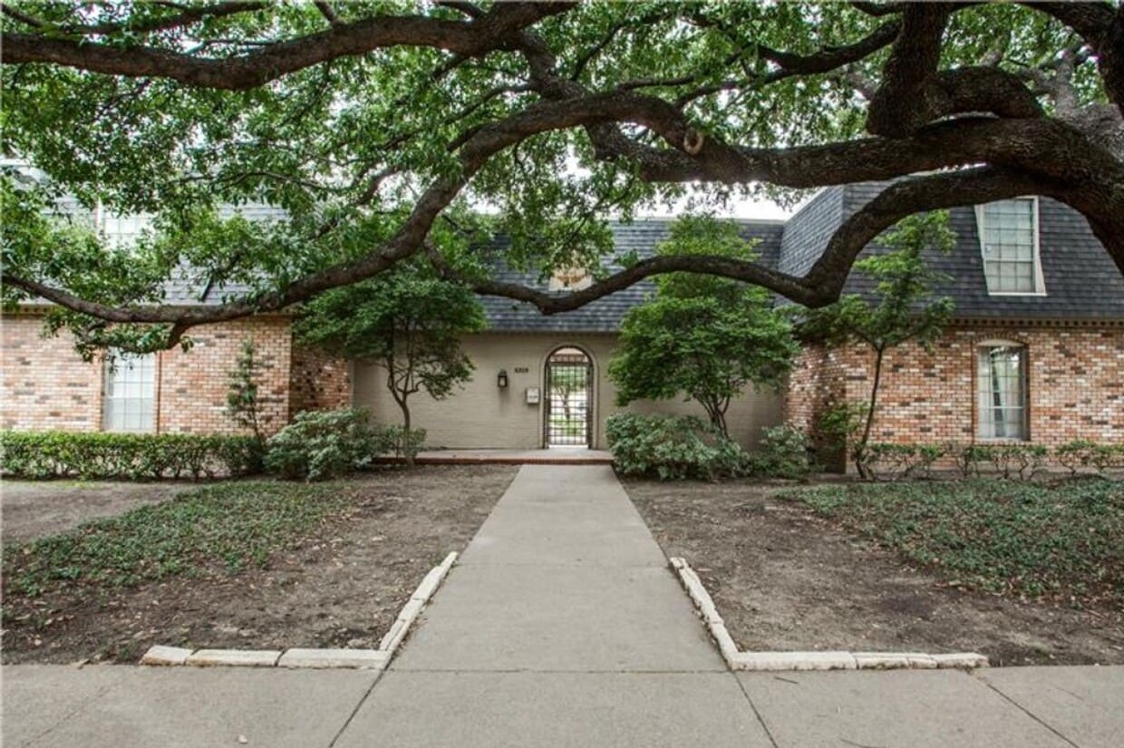 Primary Photo - ***5325 Fleetwood Oaks Avenue #153***