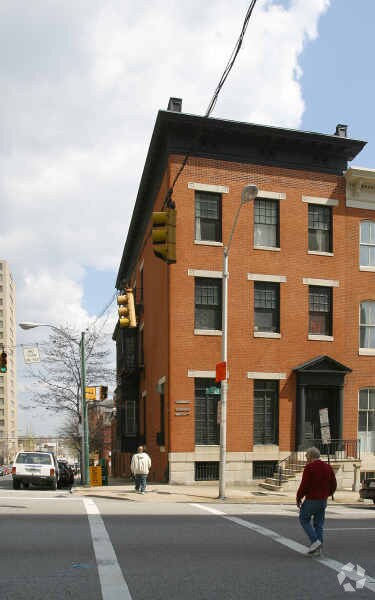 Building Photo - The Apartments at 1041