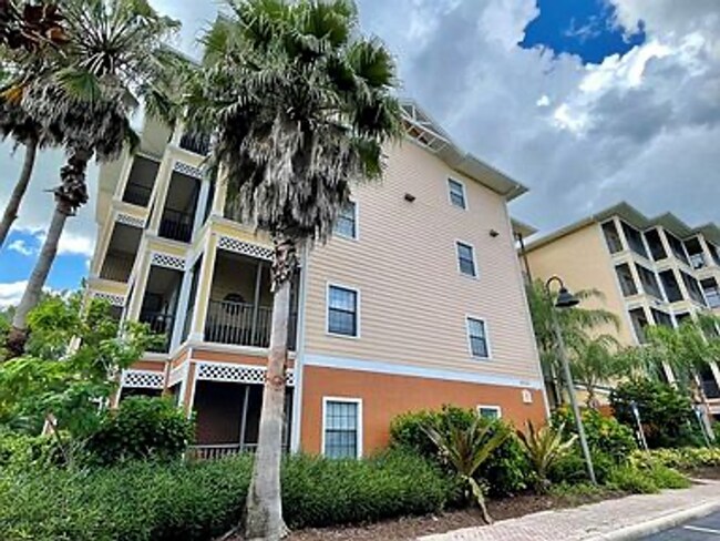 Foto del edificio - Fully Furnished 2 bed 2 bath in desirable ...