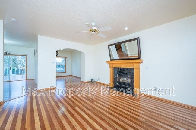 Building Photo - 9825 Catalina Dr