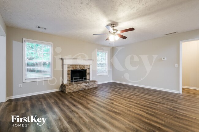 Foto del edificio - 562 Rachel View Ct