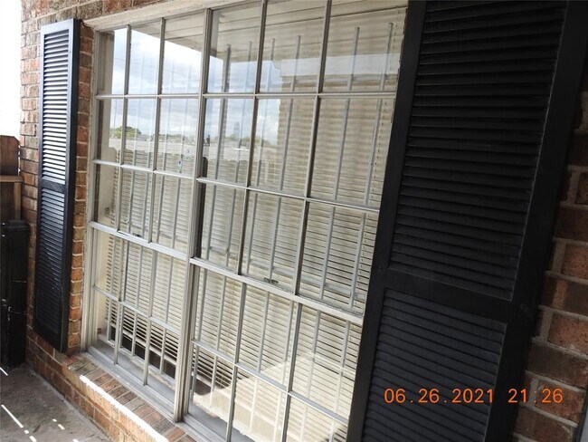 Building Photo - 6405 Westward St