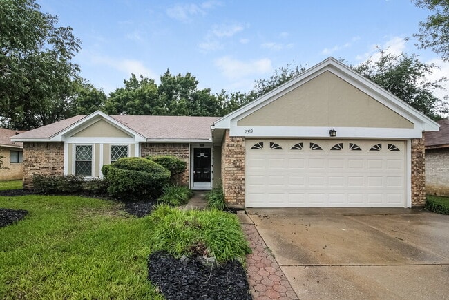 Building Photo - 2310 Overbrook Dr