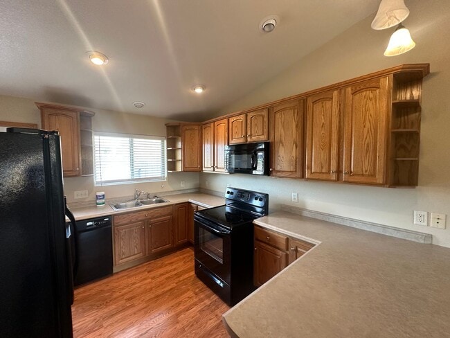 Building Photo - Tranquility