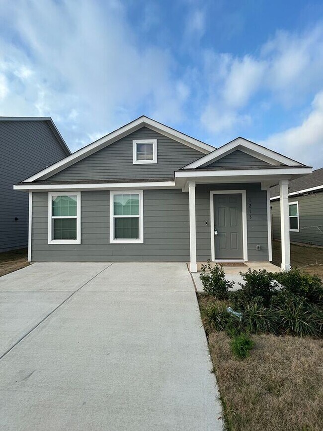 Building Photo - Charming 3-bedroom, 2-bathroom! $600 OFF F...