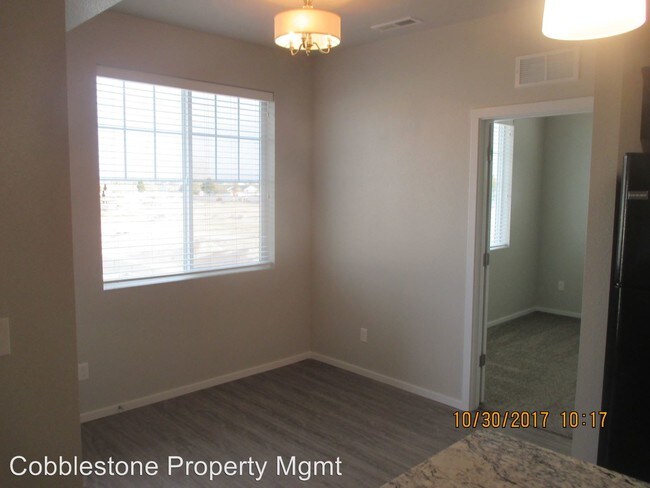 Building Photo - 1682 N Madderlake Ave