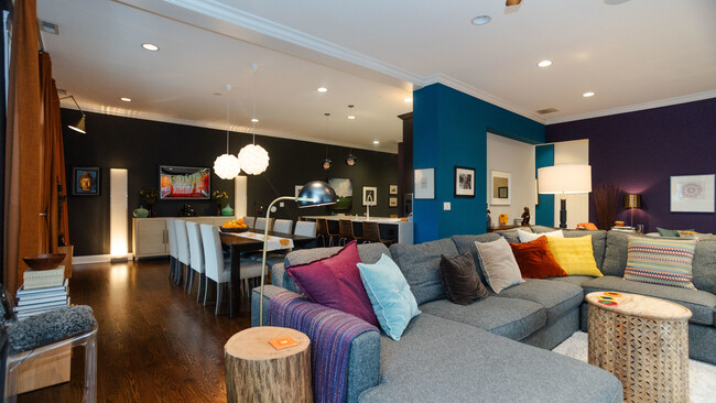 Foto del edificio - 3205 N Oakley Ave