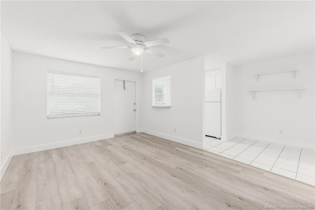 Foto del edificio - 660 SW Bryant Ave