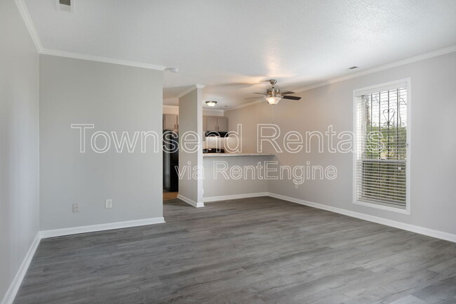 Foto del edificio - 5858 Century Oaks Dr