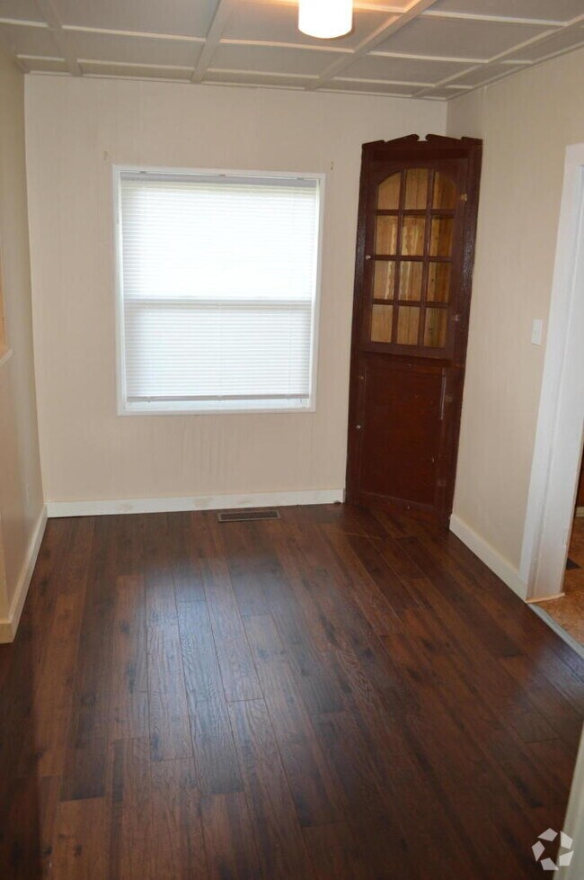 Forrest Hill Apartments for Rent with Hardwood Floors Springfield, MO