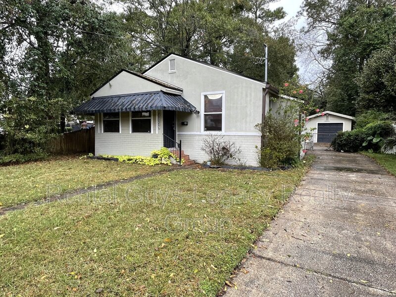 Primary Photo - 4059 College St