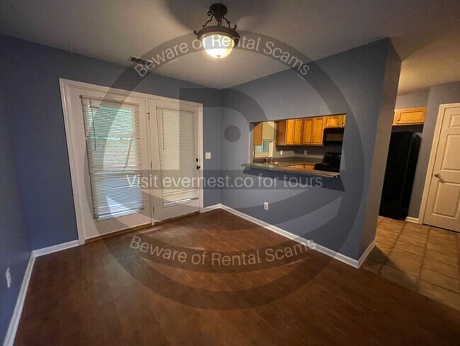 Foto del edificio - 5185 Falling Creek Ln