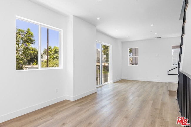 Building Photo - 5050 Cleon Ave