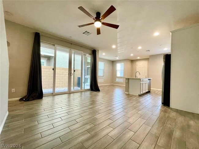 Building Photo - 702 Cottonwood Hl Pl