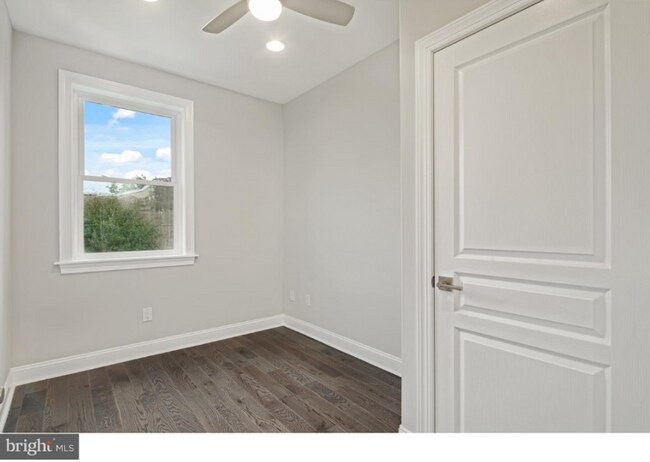 Foto del edificio - 730 W Jefferson St