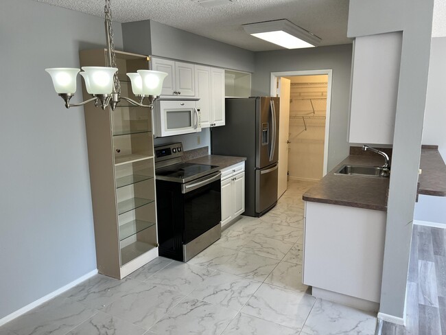 Foto del edificio - 4116 NW Cinnamon Tree Cir