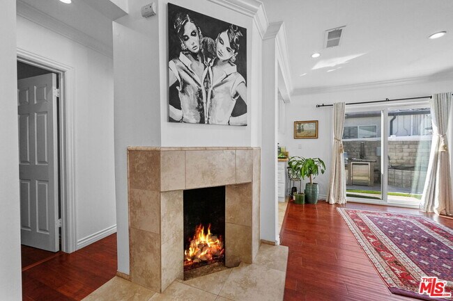Foto del edificio - 5739 Cahill Ave