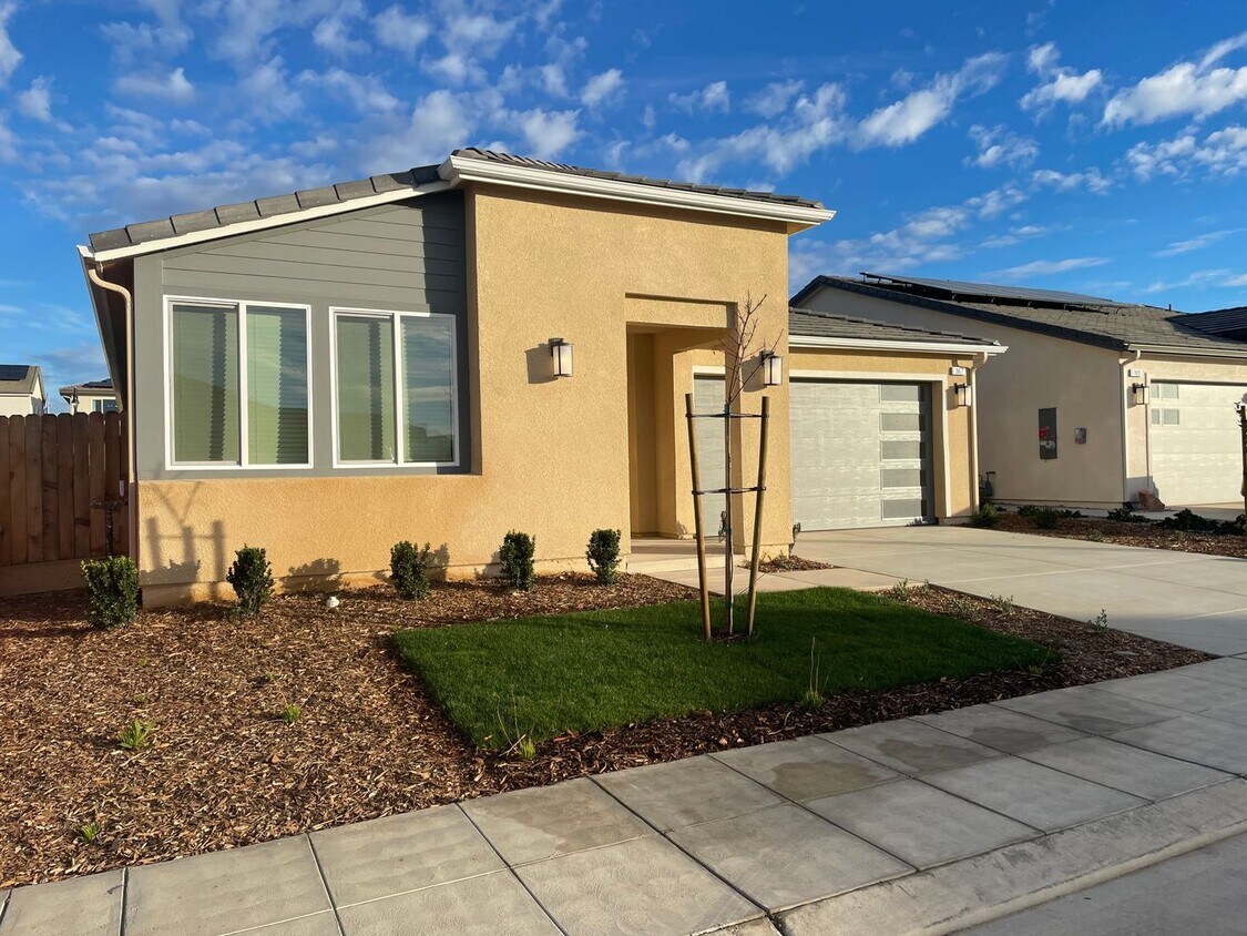 Brand New Riverstone Home House Rental in Madera, CA