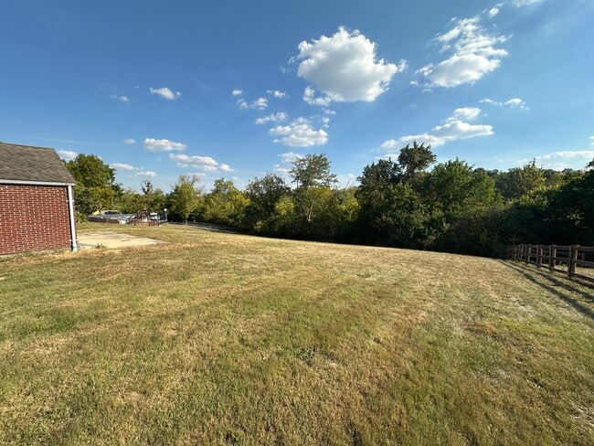 Foto del edificio - 617 Westridge Dr