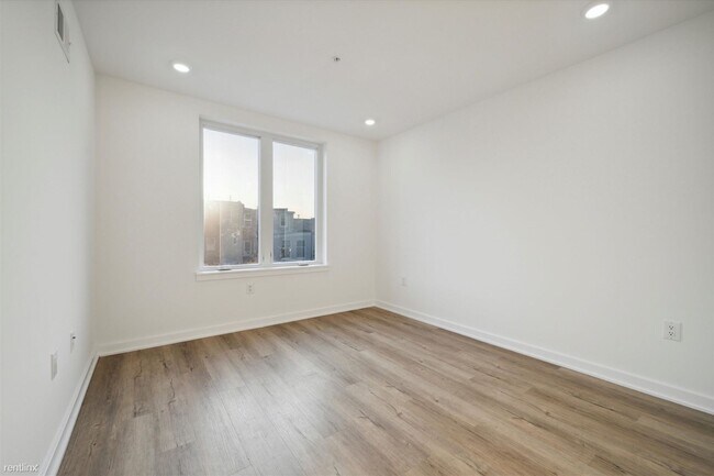Building Photo - 4 br, 4 bath 4plex - 1820 N 18th St Unit D
