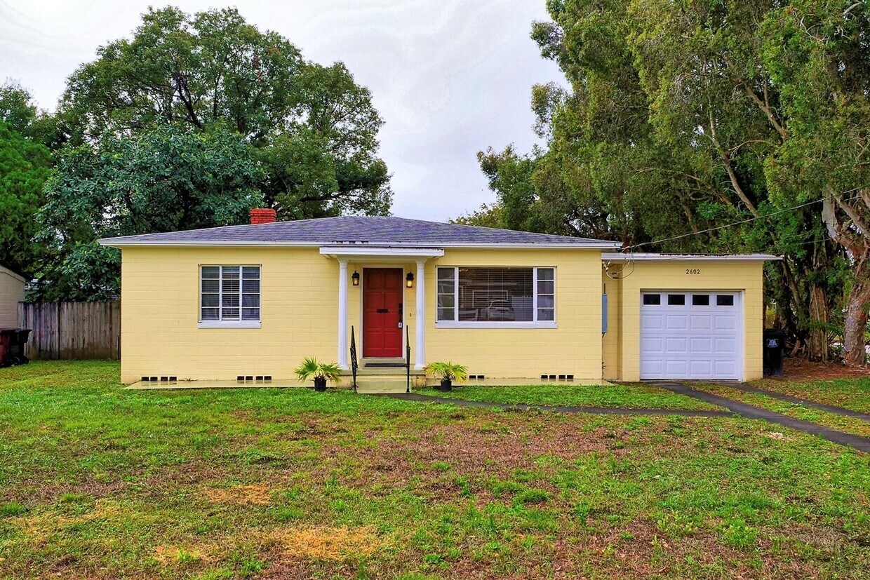 Primary Photo - Downtown Home
