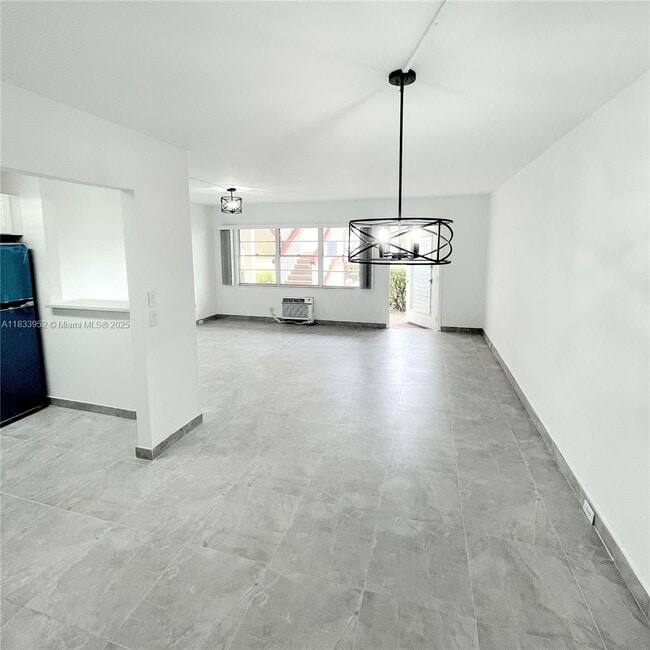 Building Photo - 138 Brighton D
