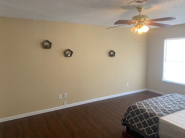 Foto del edificio - 2311 Chelsea Knoll Ln